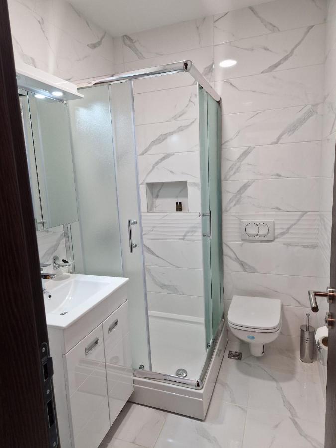 Mb Lux Appartement Vrnjačka Banja Buitenkant foto