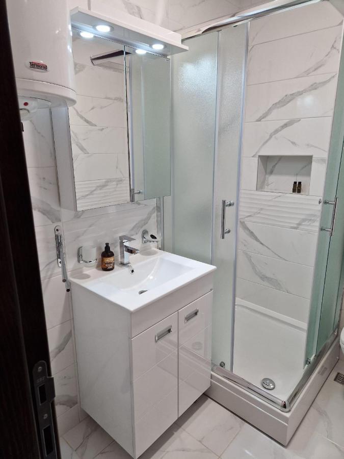 Mb Lux Appartement Vrnjačka Banja Buitenkant foto